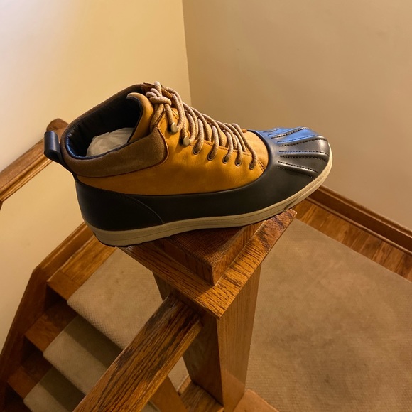 NEW All-weather Huckberry boots (size 10.5) - Picture 6 of 6